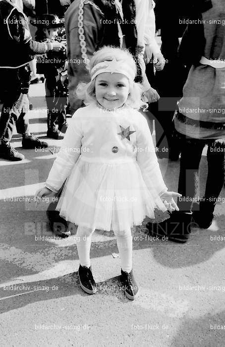 Karneval - Kinderzug 1968 in Sinzig: KRKNSN-004479