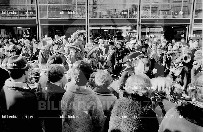 Karneval - Kinderzug 1968 in Sinzig: KRKNSN-004488