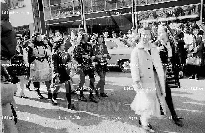 Karneval - Kinderzug 1968 in Sinzig: KRKNSN-004499