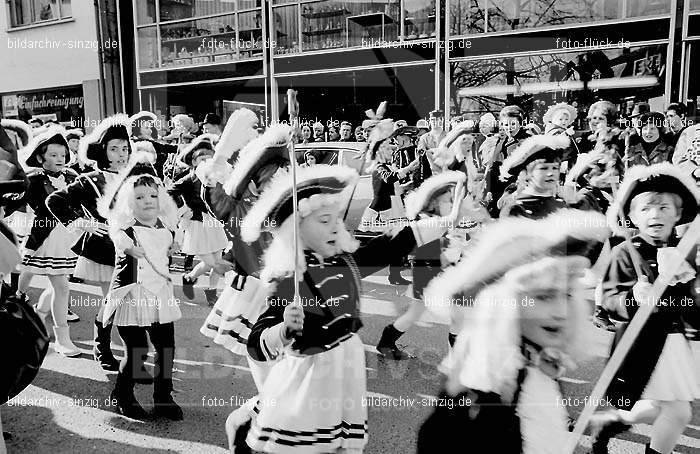 Karneval - Kinderzug 1968 in Sinzig: KRKNSN-004502