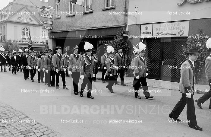 Fronleichnamsprozession 1968 in Sinzig: FRSN-004656