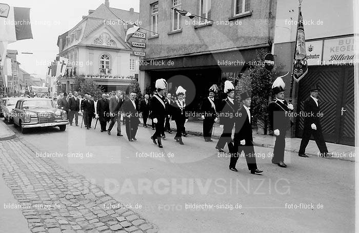 Fronleichnamsprozession 1968 in Sinzig: FRSN-004657