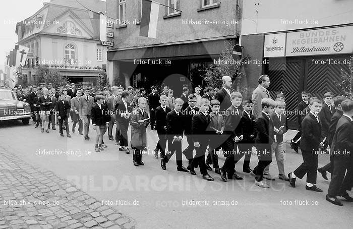 Fronleichnamsprozession 1968 in Sinzig: FRSN-004667