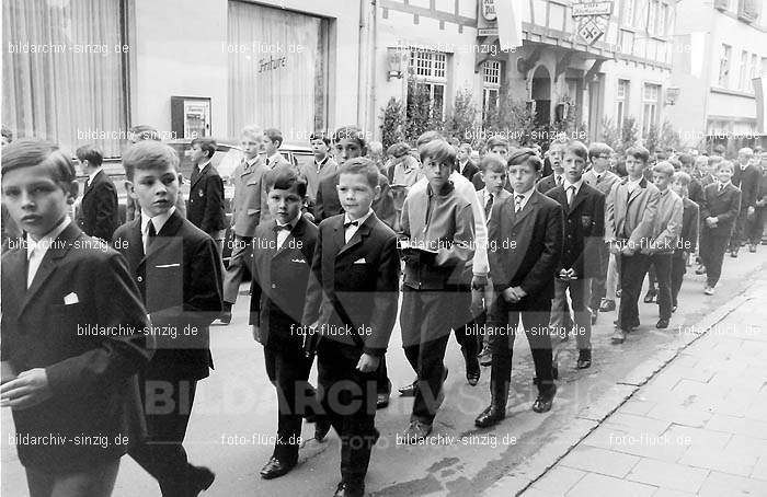 Fronleichnamsprozession 1968 in Sinzig: FRSN-004692