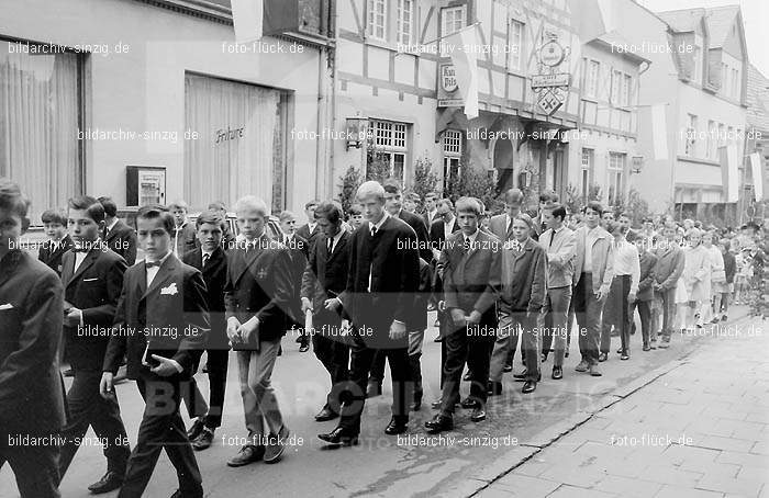 Fronleichnamsprozession 1968 in Sinzig: FRSN-004694