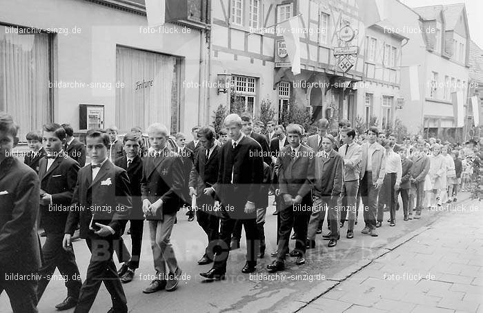 Fronleichnamsprozession 1968 in Sinzig: FRSN-004694