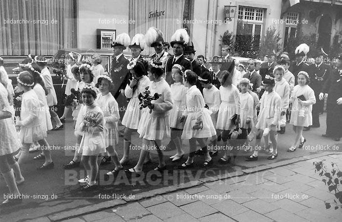 Fronleichnamsprozession 1968 in Sinzig: FRSN-004715