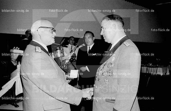 Hubertus-Schützen im Helenensaal 1968 Sinzig: HBSCHLSN-004793