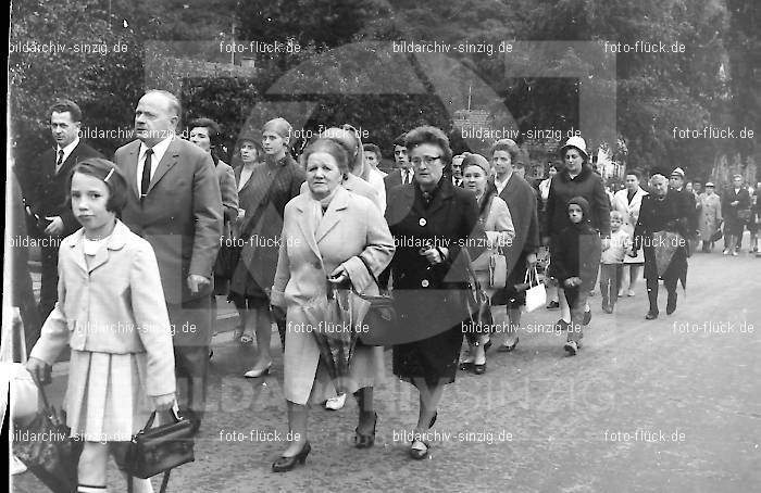 Wallfahrt nach Langenfeld Sinzig 1968: WLLNSN-004853