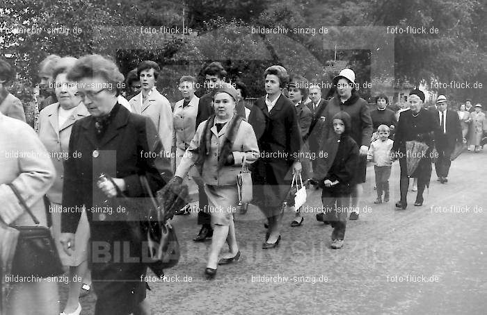 Wallfahrt nach Langenfeld Sinzig 1968: WLLNSN-004854