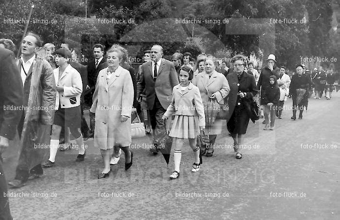 Wallfahrt nach Langenfeld Sinzig 1968: WLLNSN-004861