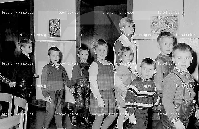 Katholischer Kindergarten St.Peter Sinzig 1965-66: KNSTPTSN-004929
