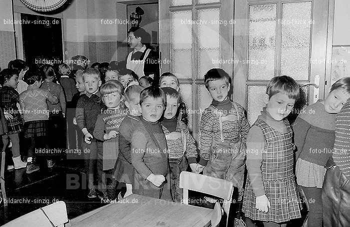 Katholischer Kindergarten St.Peter Sinzig 1965-66: KNSTPTSN-004932
