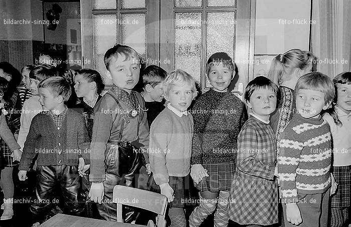 Katholischer Kindergarten St.Peter Sinzig 1965-66: KNSTPTSN-004938