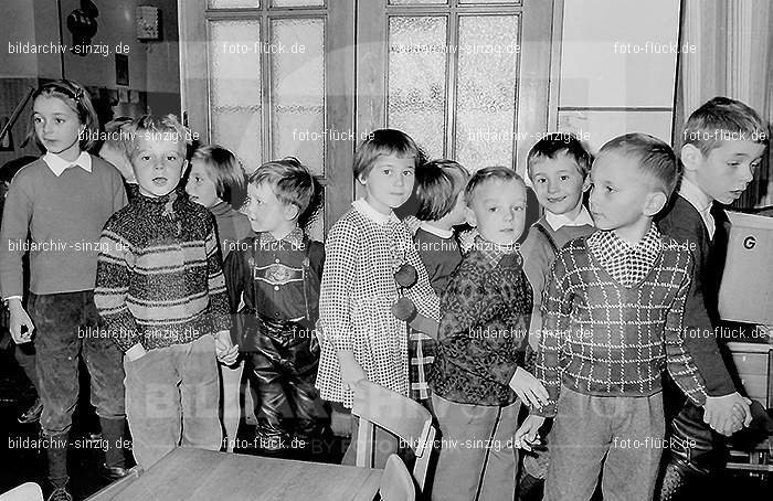 Katholischer Kindergarten St.Peter Sinzig 1965-66: KNSTPTSN-004940