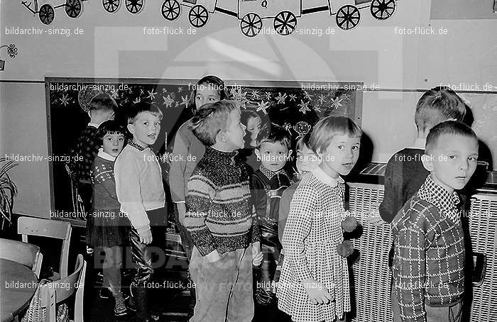 Katholischer Kindergarten St.Peter Sinzig 1965-66: KNSTPTSN-004953