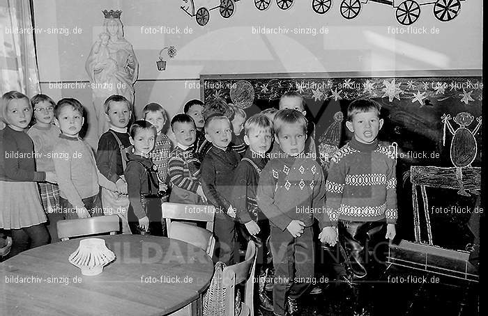 Katholischer Kindergarten St.Peter Sinzig 1965-66: KNSTPTSN-004955