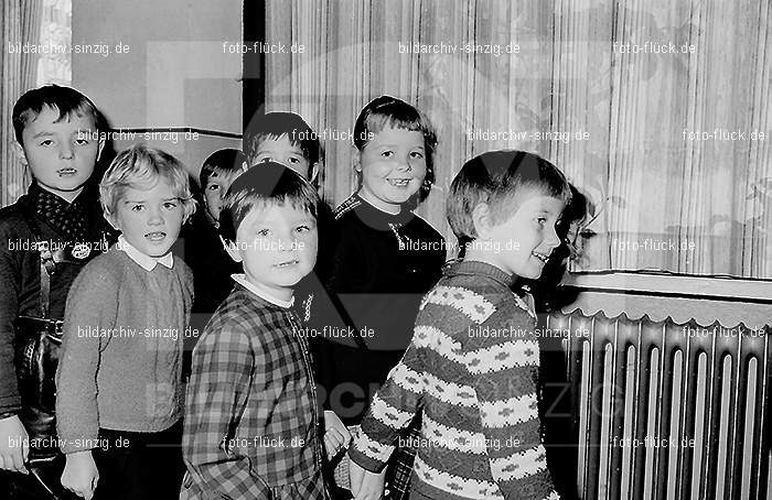 Katholischer Kindergarten St.Peter Sinzig 1965-66: KNSTPTSN-004975
