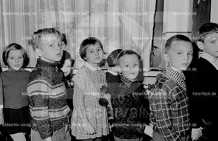 Katholischer Kindergarten St.Peter Sinzig 1965-66: KNSTPTSN-004977