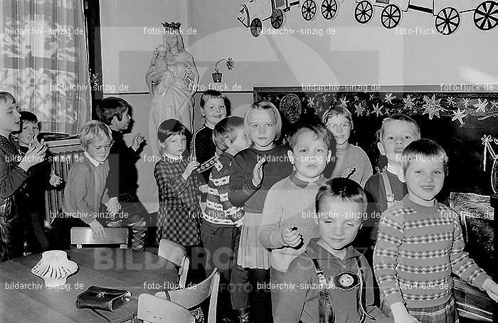 Katholischer Kindergarten St.Peter Sinzig 1965-66: KNSTPTSN-004986