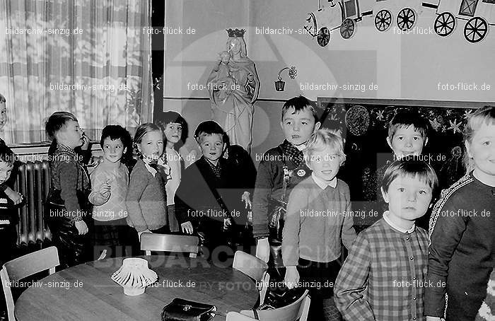 Katholischer Kindergarten St.Peter Sinzig 1965-66: KNSTPTSN-004987
