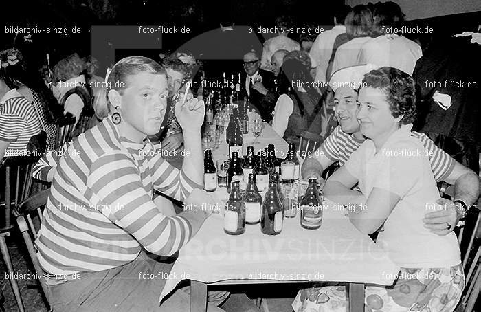 1968 Maskenball des Turnvereins TV 08 in Sinzig im Helenensaal: MSTRTVSNHL-005648