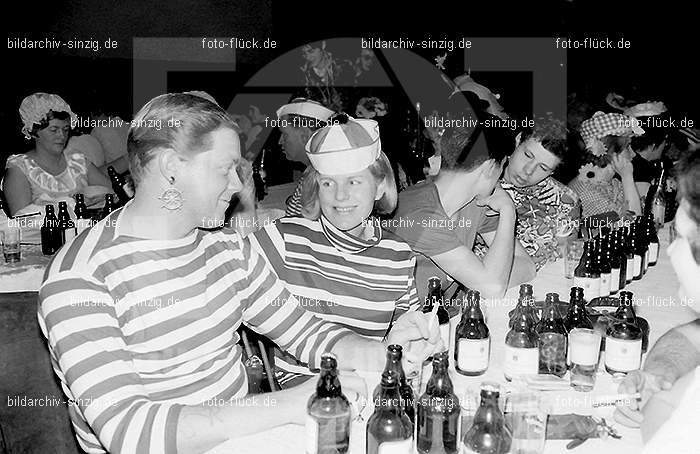1968 Maskenball des Turnvereins TV 08 in Sinzig im Helenensaal: MSTRTVSNHL-005650