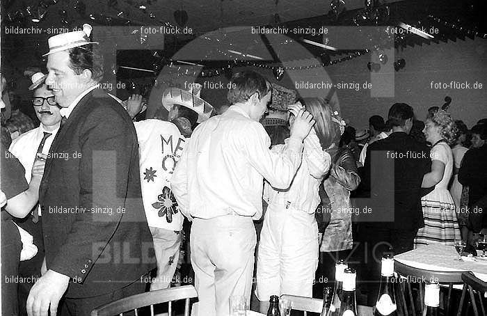 1968 Rosenmontag im Helenensaal Sinzig: RSHLSN-005692