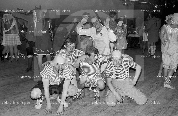 1968 Maskenball des Turnvereins TV 08 in Sinzig im Helenensaal: MSTRTVSNHL-005782