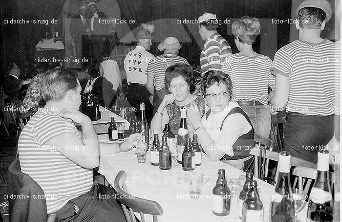 1968 Maskenball des Turnvereins TV 08 in Sinzig im Helenensaal: MSTRTVSNHL-005808