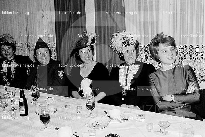 1967 Sinziger Stadtmaure-Möhne im Cafe Zepp Sinzig: SNSTMHCFZPSN-005847