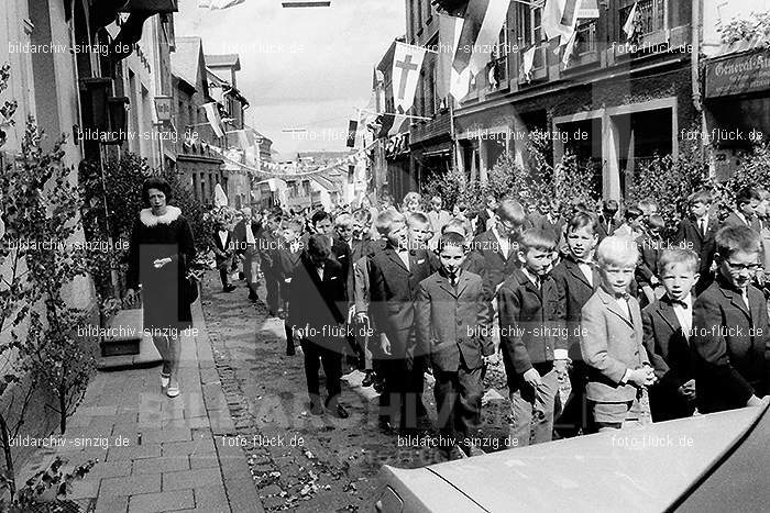 1967 Fronleichnamsprozession in Sinzig: FRSN-005860