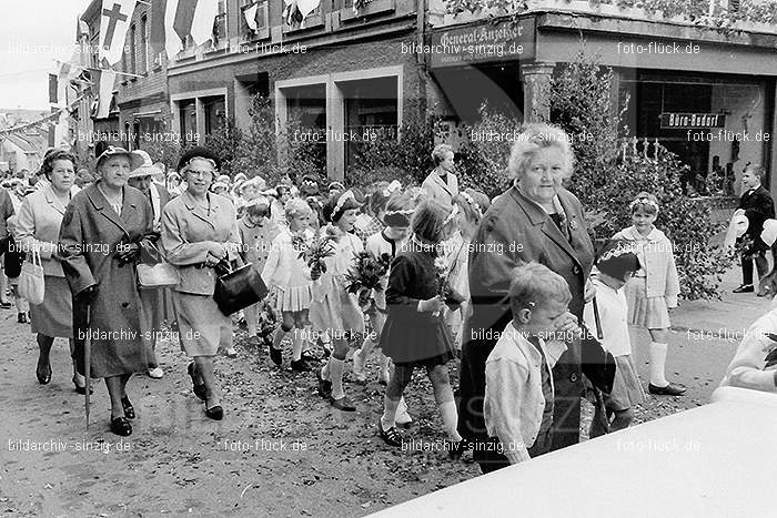 1967 Fronleichnamsprozession in Sinzig: FRSN-005863