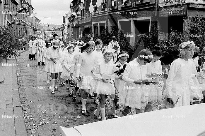 1967 Fronleichnamsprozession in Sinzig: FRSN-005866