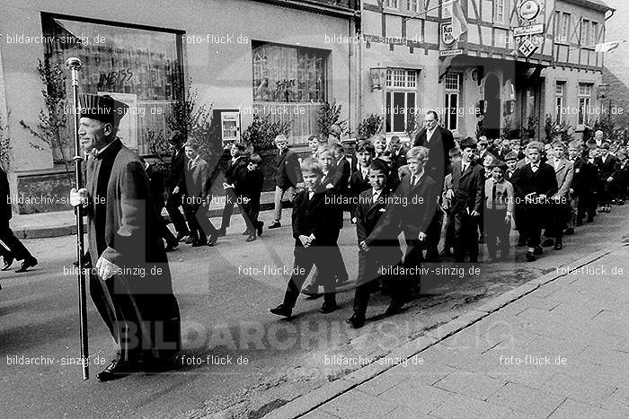 1967 Fronleichnamsprozession in Sinzig: FRSN-005876