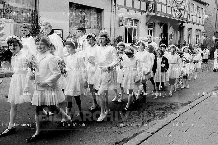 1967 Fronleichnamsprozession in Sinzig: FRSN-005881