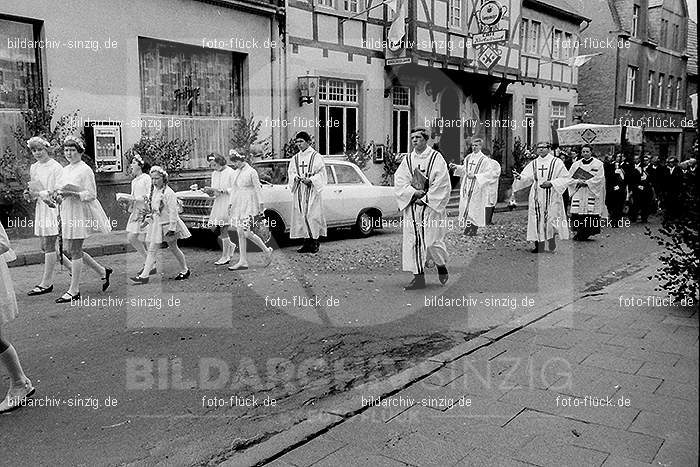 1967 Fronleichnamsprozession in Sinzig: FRSN-005882