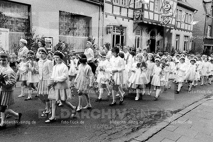 1967 Fronleichnamsprozession in Sinzig: FRSN-005886