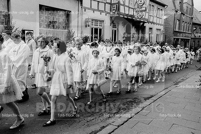 1967 Fronleichnamsprozession in Sinzig: FRSN-005889