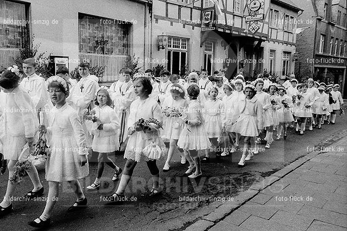 1967 Fronleichnamsprozession in Sinzig: FRSN-005890