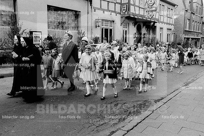 1967 Fronleichnamsprozession in Sinzig: FRSN-005893