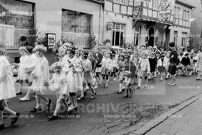 1967 Fronleichnamsprozession in Sinzig: FRSN-005894