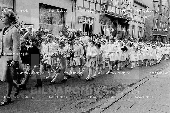 1967 Fronleichnamsprozession in Sinzig: FRSN-005897