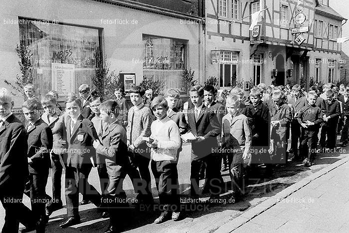 1967 Fronleichnamsprozession in Sinzig: FRSN-005898