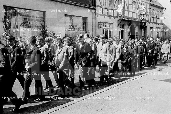 1967 Fronleichnamsprozession in Sinzig: FRSN-005899