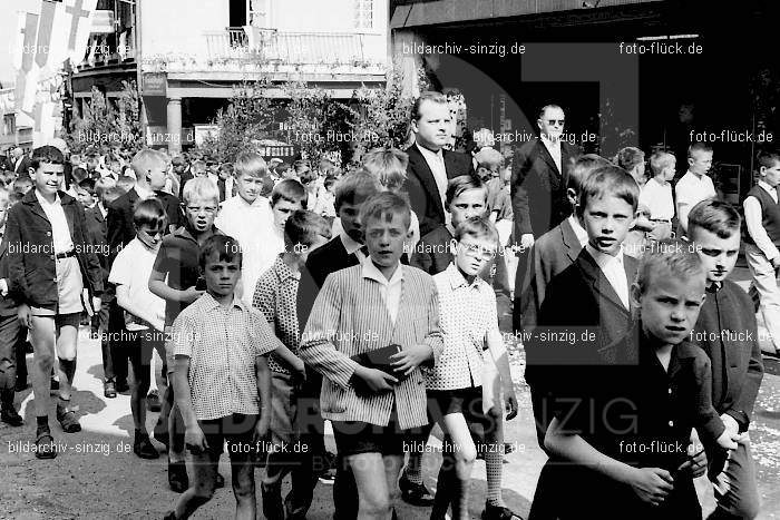 1967 Fronleichnamsprozession in Sinzig: FRSN-005904