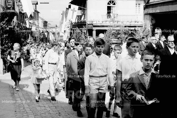 1967 Fronleichnamsprozession in Sinzig: FRSN-005908