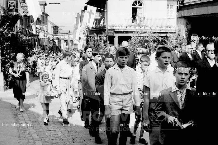 1967 Fronleichnamsprozession in Sinzig: FRSN-005908