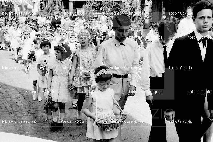 1967 Fronleichnamsprozession in Sinzig: FRSN-005909