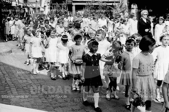 1967 Fronleichnamsprozession in Sinzig: FRSN-005911